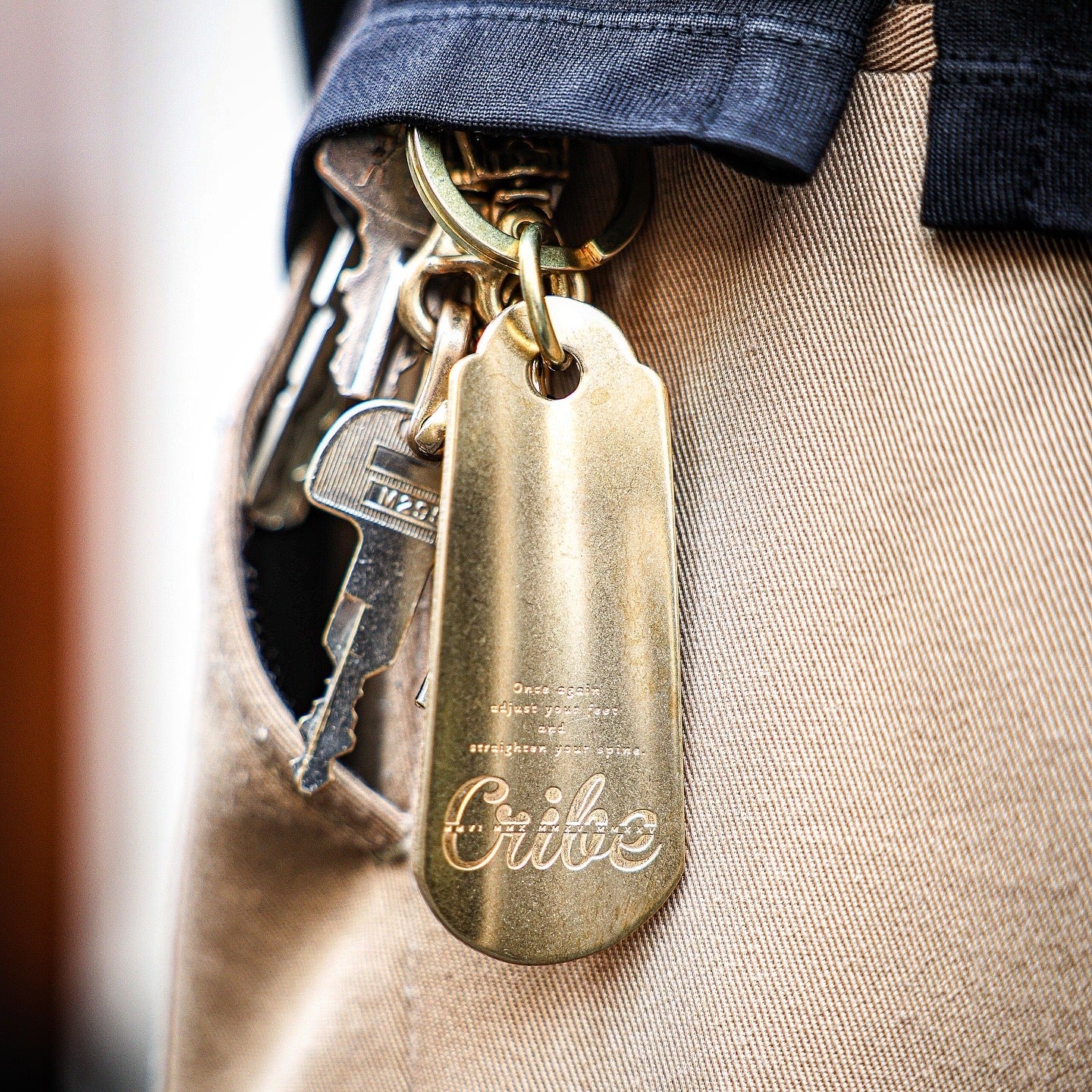 BRASS SHOE HORN 
KEY-HOLDER