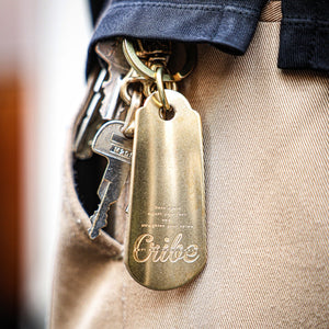 BRASS SHOE HORN 
KEY-HOLDER