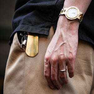 BRASS SHOE HORN 
KEY-HOLDER